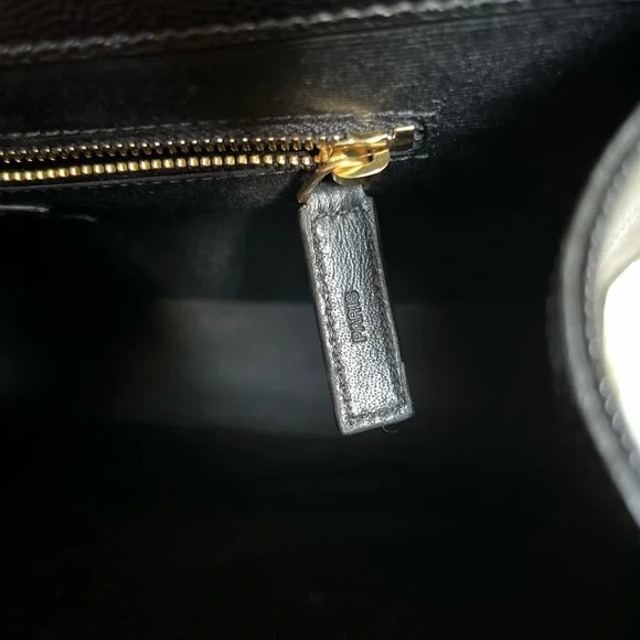 🍾🥂SOLD🥳Large Saint Laurent Envelope Handbag - Picture 10 of 15